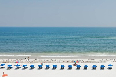 Comfortable Vacation Rental On Okaloosa Island, On The Beach, On-Site Pool