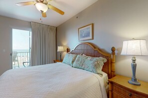 3 bedrooms, iron/ironing board, WiFi, bed sheets - 3rd Floor Amazing Condo w/ Gulf-Front Balcony, On-Site Pool, On The Beach (Fort Walton Beach)