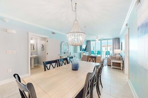 Dining - Sixth-floor condo with partial Gulf views, pools, hot tub, private beach (Fort Walton Beach)