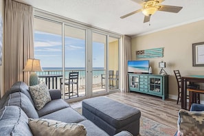 TV, DVD player, offices - Inviting 4th Floor Condo On Okaloosa Island Gulf-Front Views Shared pool (Fort Walton Beach)