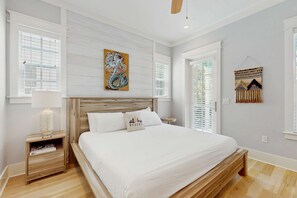4 bedrooms, iron/ironing board, travel cot, WiFi - Scenic beachside retreat with abundant space and smooth access to the shore (Santa Rosa Beach)