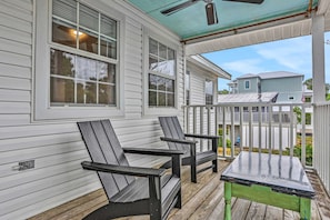 Terrace/patio - Snowbird-friendly home near the beach with large yard for dogs, boats, trailers (Santa Rosa Beach)
