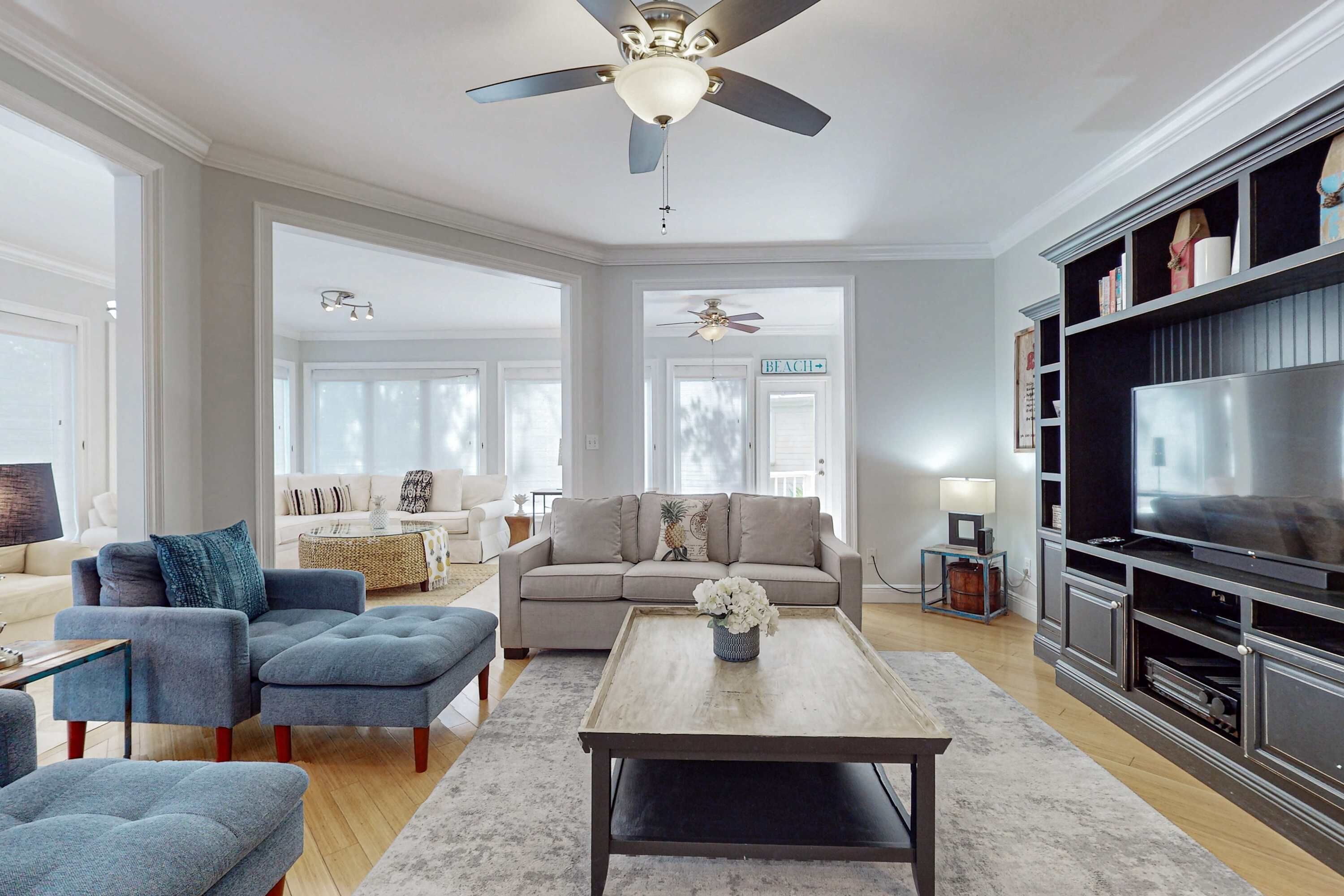 TV, DVD player, offices