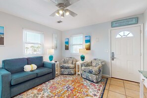 TV - Condo with beach access, resort pools & relaxing balcony (Miramar Beach)