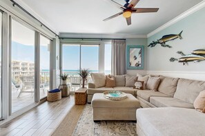 TV, DVD player - Gulf-front condo with balcony and access to pools, hot tub, gym, & private beach (Miramar Beach)