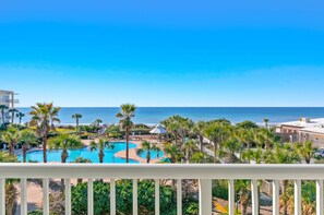 Property grounds - Gulf-front condo with balcony and access to pools, hot tub, gym, & private beach (Miramar Beach)
