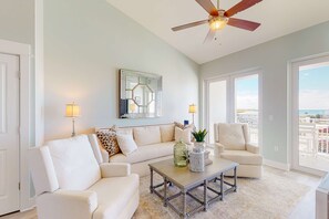 TV, offices - Dazzling condo near the ocean with private W/D, jetted tub, shared pool, & grill (Mexico Beach)