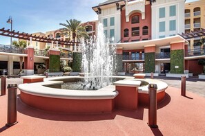 Property grounds - gulf front condo steps from the sand with shared pool,hot tub & more (Fort Walton Beach)