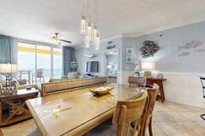 TV, DVD player - gulf front condo steps from the sand with shared pool,hot tub & more (Fort Walton Beach)