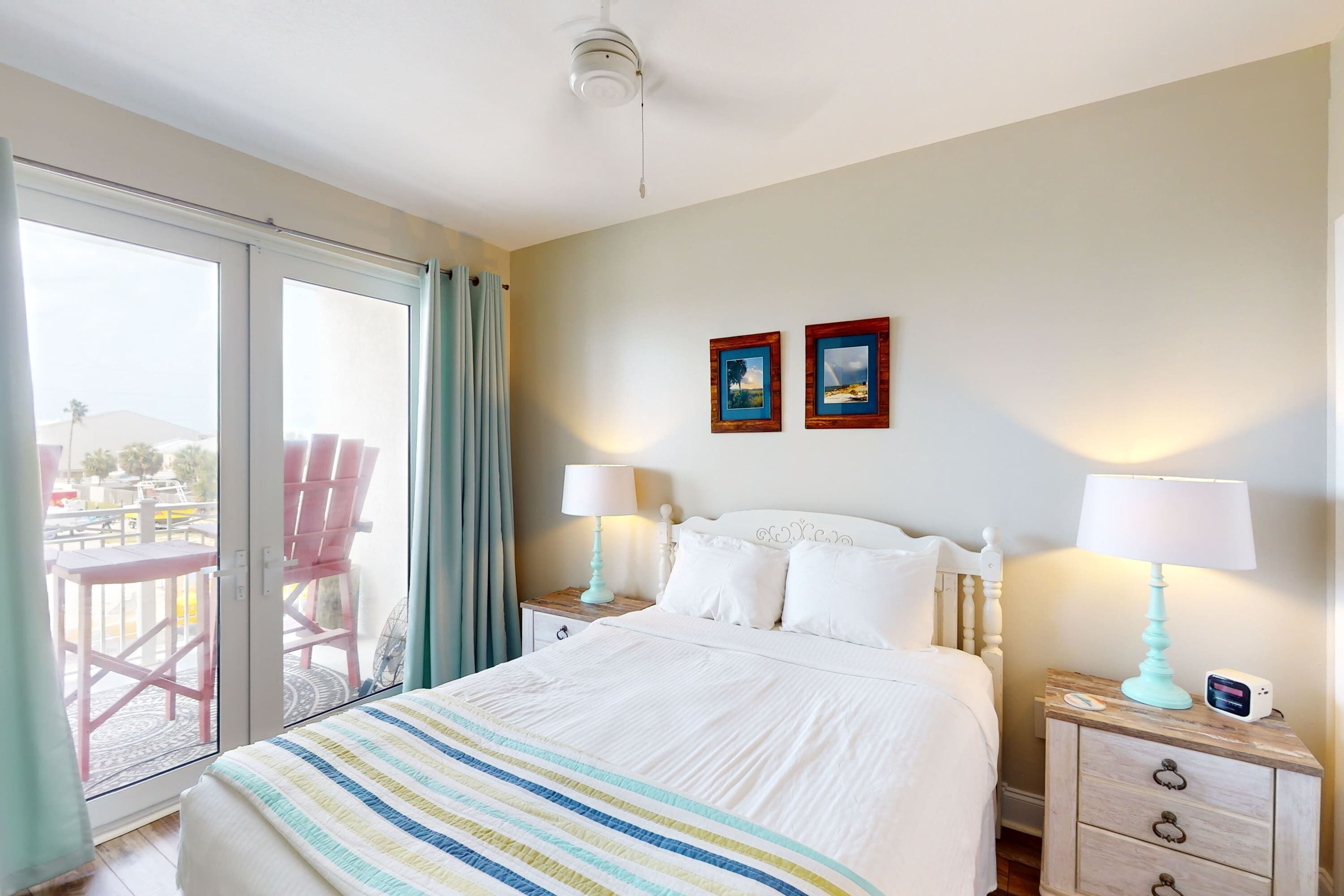 Fer et planche à repasser, Wi-Fi, draps fournis