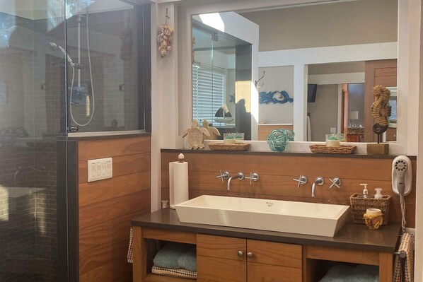 Shower, hair dryer, towels - Dog-Friendly Florida Beach House Steps from the Water in Carrabelle (Carrabelle)