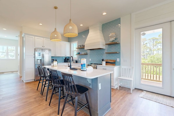 Fridge, microwave, oven, stovetop - Beautiful home near the water with scenic views and brand-new outdoor pool (Cape San Blas)