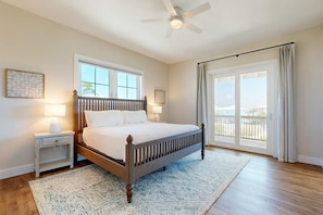 4 bedrooms, iron/ironing board, WiFi, bed sheets - Beautiful home near the water with scenic views and brand-new outdoor pool (Cape San Blas)