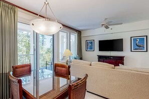 TV, DVD player, offices - Breezy, 1st-floor resort condo with balcony, AC, pools, tennis, & golf (Miramar Beach)