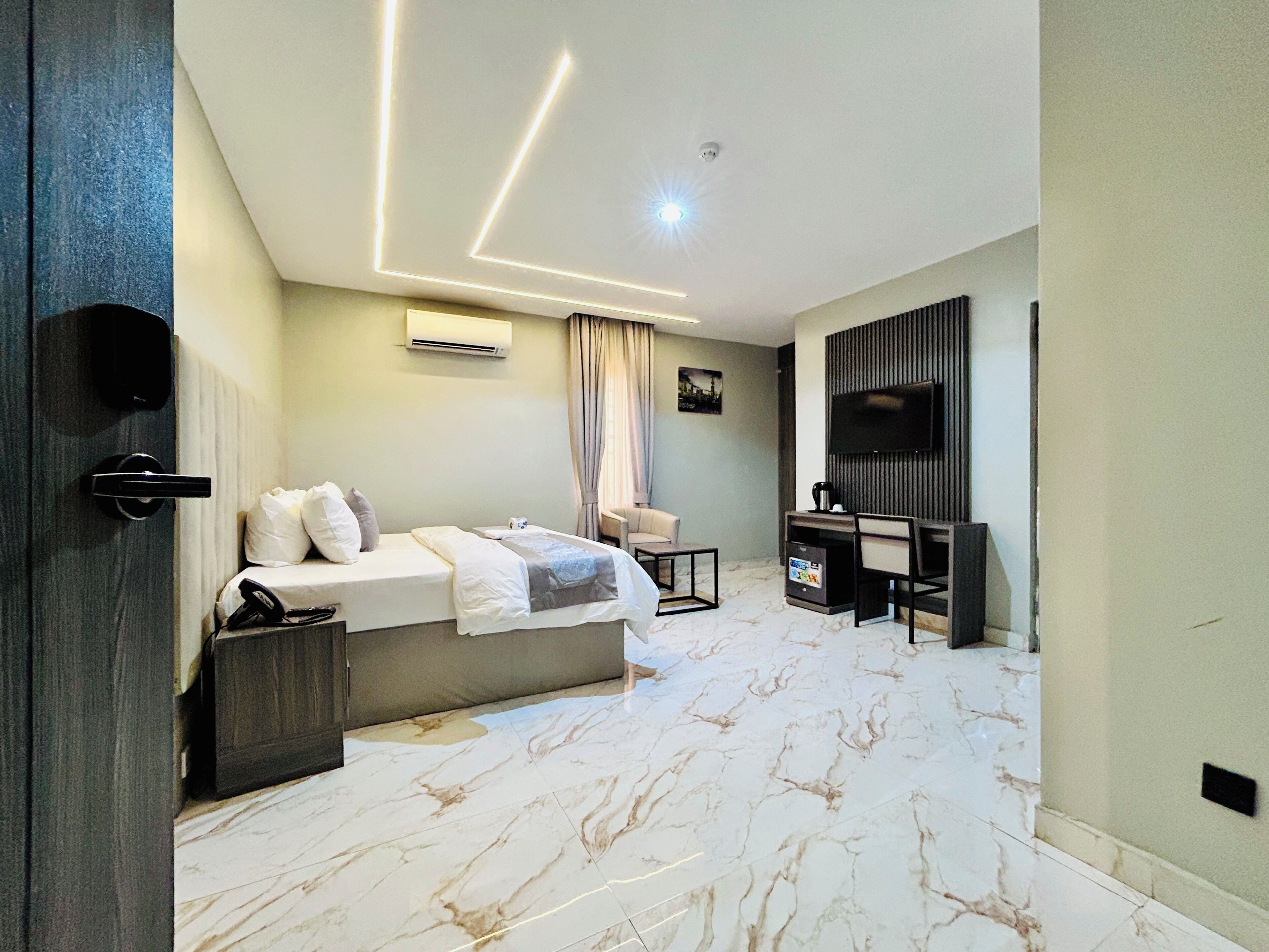 Presidential Suite | Desk, laptop workspace, free WiFi, wheelchair access