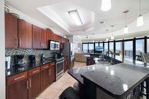 Fridge, microwave, oven, stovetop - The Oasis at Orange Beach 2501 by Liquid Life (Orange Beach)
