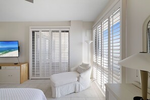 3 bedrooms, iron/ironing board, free WiFi, bed sheets - Romar House 906A by Liquid Life (Orange Beach)