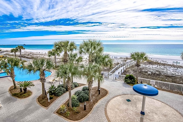 Pool - 4th-Floor Azure Condo with Free WiFi, Beach Service, Gulf View, Shared Pool,Hot Tub (Fort Walton Beach)