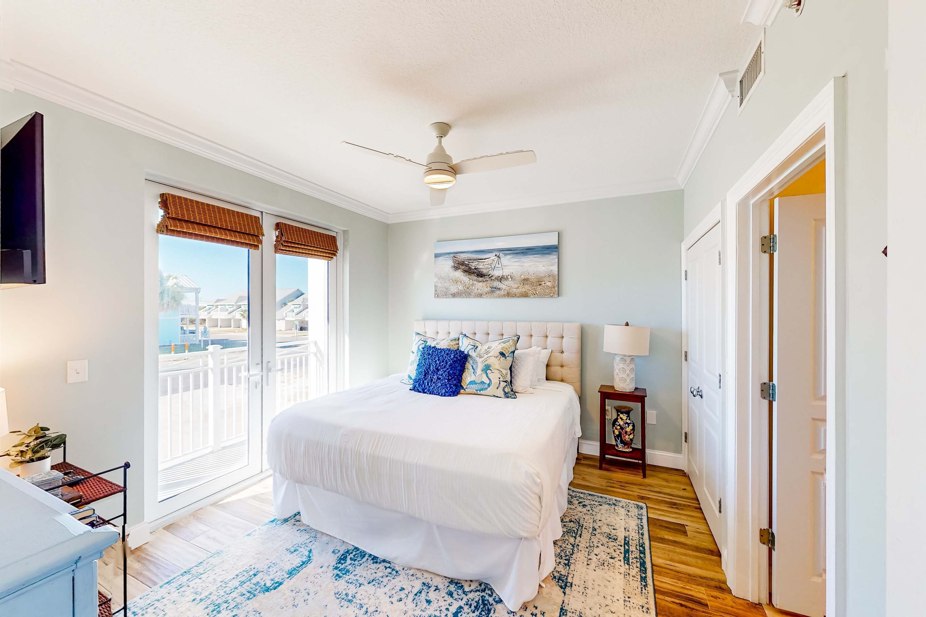 3 habitaciones, tabla de planchar con plancha, wifi y ropa de cama 