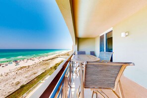 Outdoor dining - Gulf Gem with Shared Pool, Hot Tub, Fast WiFi, Fantastic Views & Private Balcony (Fort Walton Beach)