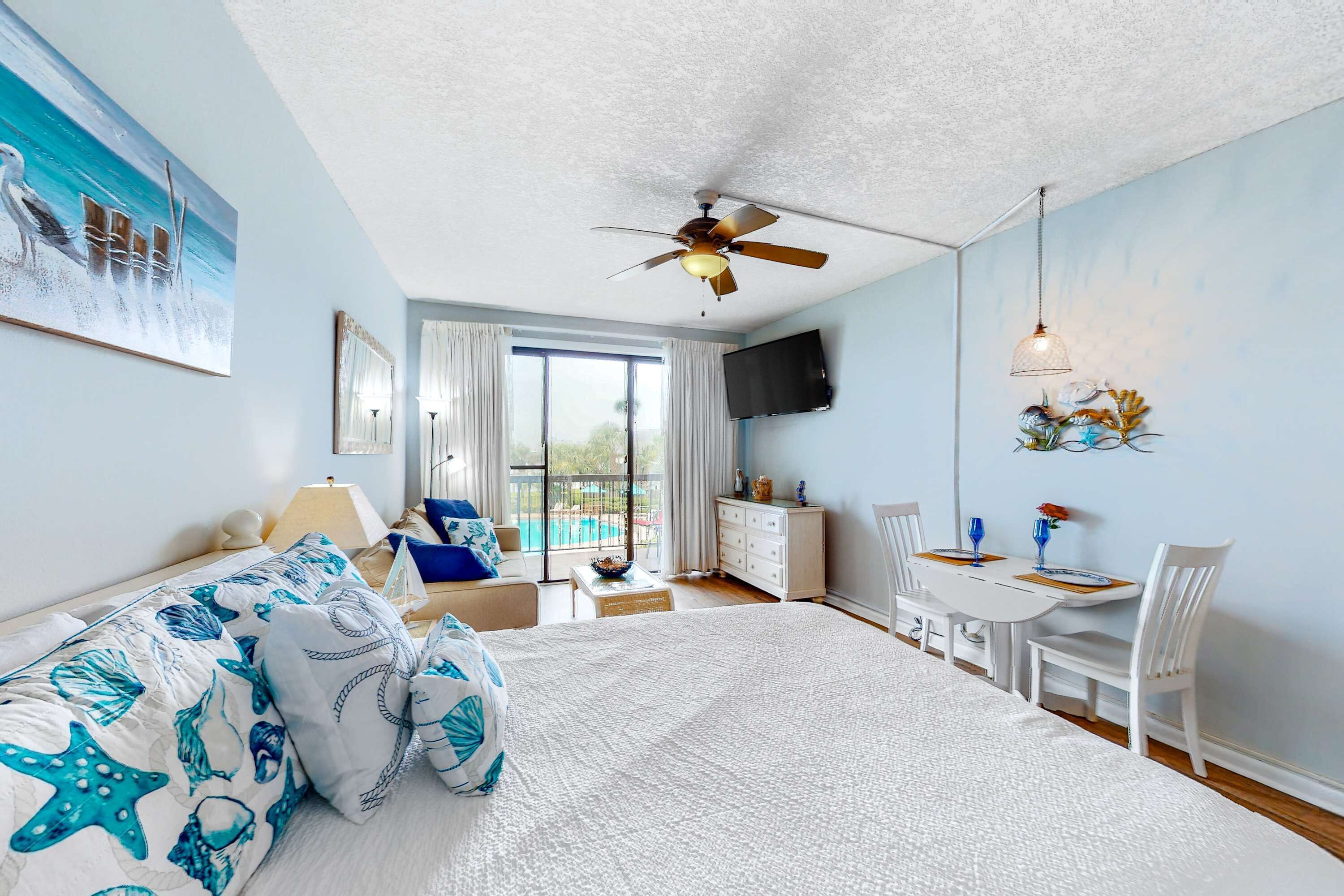 Iron/ironing board, WiFi, bed sheets
