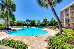 Pool - Perfect studio gem with pool, fast WiFi, sound view & kitchenette (Fort Walton Beach)