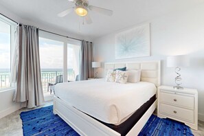 4 bedrooms, iron/ironing board, WiFi, bed sheets - Blu 305 - Gulf-front condo with upgraded features - quick drive to entertainment (Fort Walton Beach)