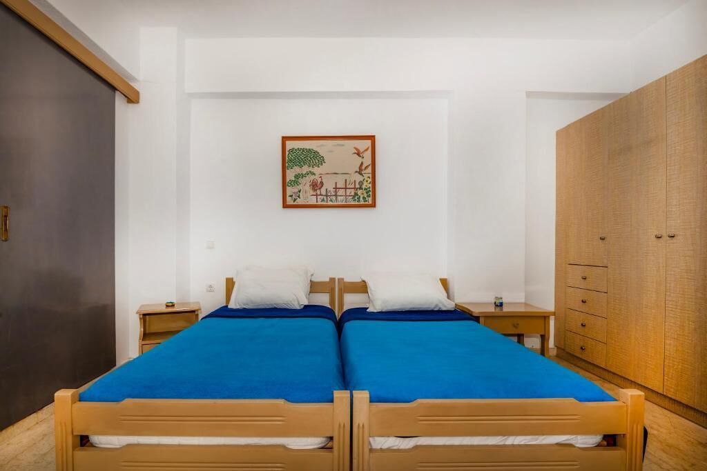 Iron/ironing board, free WiFi