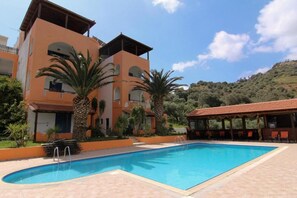 Seasonal outdoor pool - Panorama studio  (Agios Vasileios)