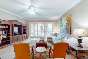 TV, DVD player, offices - Charming Gulf front condo with courtyard, pool access, & full gulf view (Santa Rosa Beach)