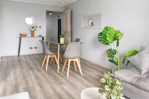 Interior - Modern and cozy apartment within walking distance of Escuela Militar Station. (Las Condes)