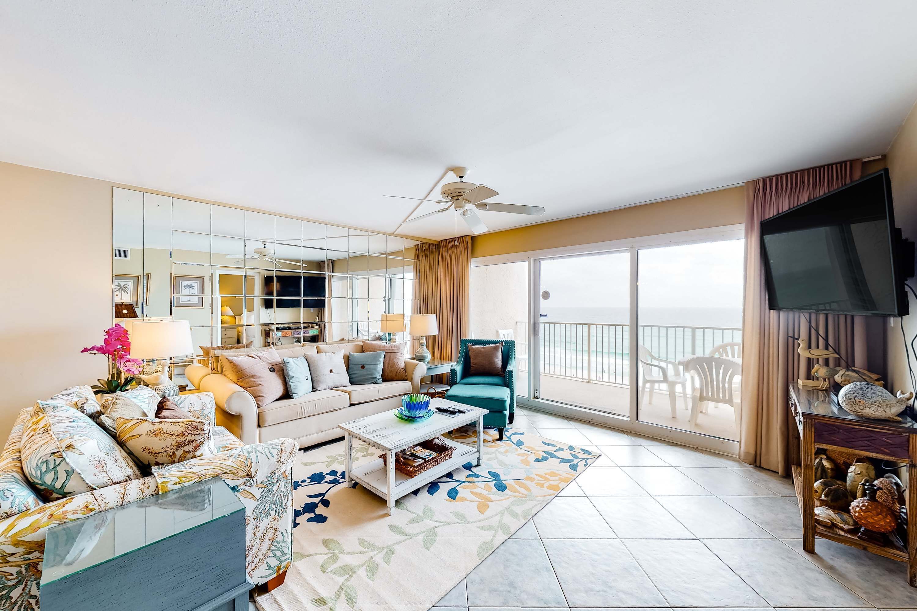 Fernseher, DVD-Player, Arbeitsbereiche