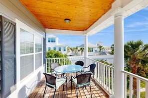 Outdoor dining - Private pool with easy beach access, bikes, & low speed vehicle (Miramar Beach)