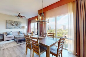 Dining - 2-unit bay-view Luau condo w/adjoining suite - near the beach (Miramar Beach)