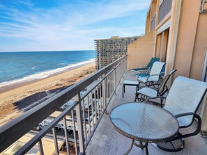 Property grounds - Breathtaking Oceanfront Penthouse with outdoor pool- Vacation in Style - 4 Bedrooms, 3 bathrooms!FH1706 (Ocean City)