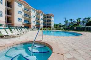 Pool - Comfortable ground floor condo with pool & hot tub access, W&D, WiFi, and AC (Miramar Beach)