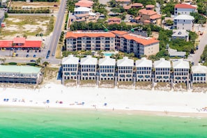 Beach - Comfortable ground floor condo with pool & hot tub access, W&D, WiFi, and AC (Miramar Beach)