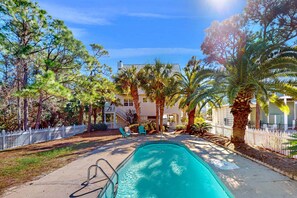 Pool - Newly renovated home with tennis, private pool, deck, & fireplace - dog-friendly (St. George Island)