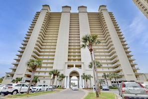 Exterior - Family-friendly 13th-floor condo w/furnished balcony, shared tennis, and pool (Miramar Beach)