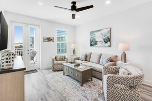 TV, offices - Luxury Family-Friendly Condo with Three Shared Pools, Hot Tubs, WiFi, AC, and W&D (Santa Rosa Beach)