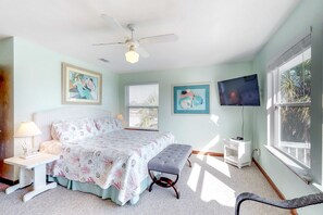 4 bedrooms, iron/ironing board, WiFi, bed sheets - Beachside home with private pool & amazing views (St. George Island)
