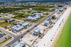 Exterior - Remodeled home w/ firepit, kayak, SUPs & enclosed yard-1/2 block to beach (Mexico Beach)