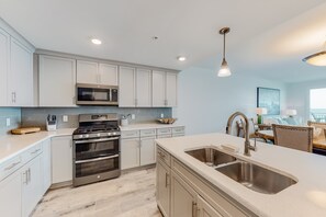 Fridge, microwave, oven, stovetop - Blu 405 - Fourth floor oceanfront condo with ocean views, private W&D, and central AC (Fort Walton Beach)