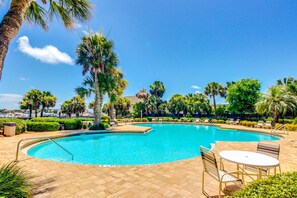 Pool - Second-floor studio with pool, high-speed WiFi, kitchenette & central AC (Fort Walton Beach)