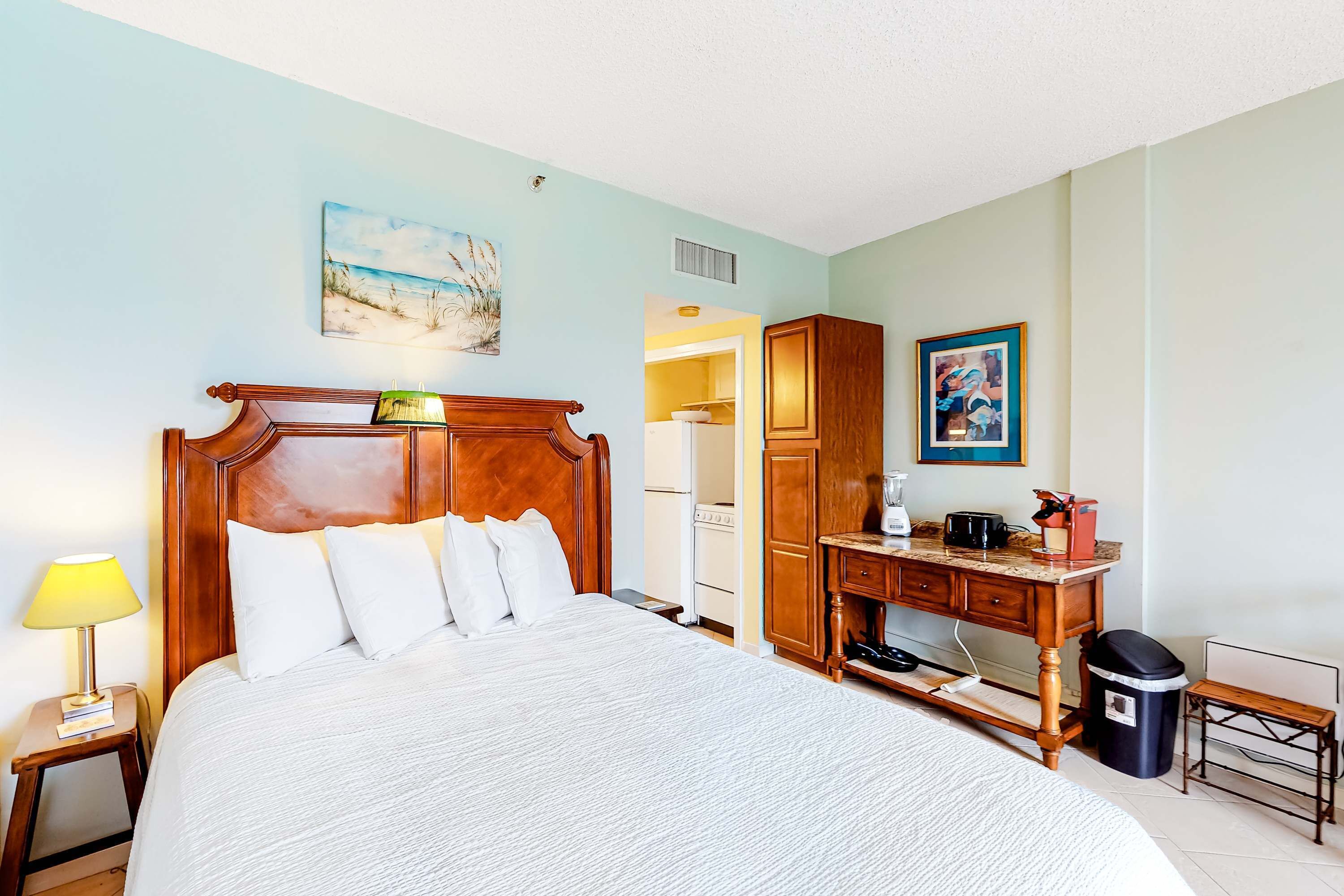 Iron/ironing board, internet, bed sheets