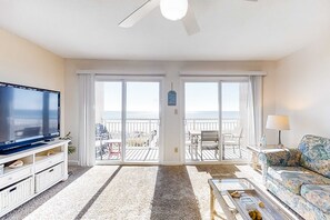 TV, DVD player, offices - 3rd Floor Bright Gulf-Front Condo with Views, Close To Entertainment (Fort Walton Beach)