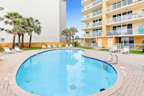 Pool - Bright & Airy Fourth-Floor Condo with Fast WiFi, & a Shared, Beachside Pool (Fort Walton Beach)