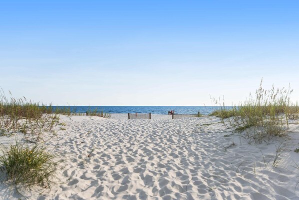 Beach nearby - Family-Friendly Home w/ Shared Pool, High-Speed WiFi, Washer/Dryer, & Central AC (Mexico Beach)