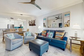 TV, DVD player, offices - Modern , Beachfront Condo with Shared Pools, Nearby Activities, Shops, Restaurants (Fort Walton Beach)