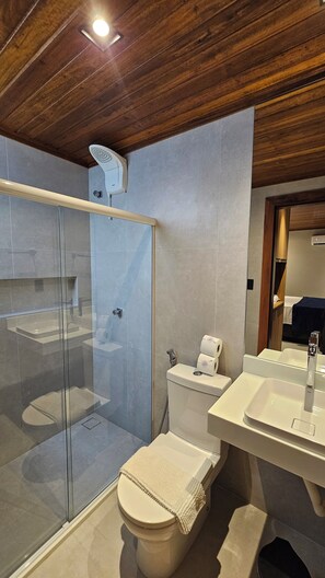 Villa Deluxe, vue partielle sur la mer | Salle de bain